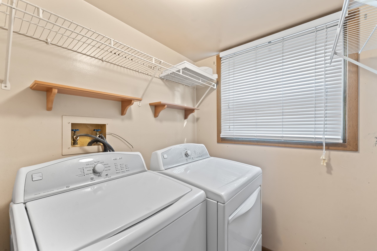 1093 Gloria Drive, Elk Grove Village, IL 60007