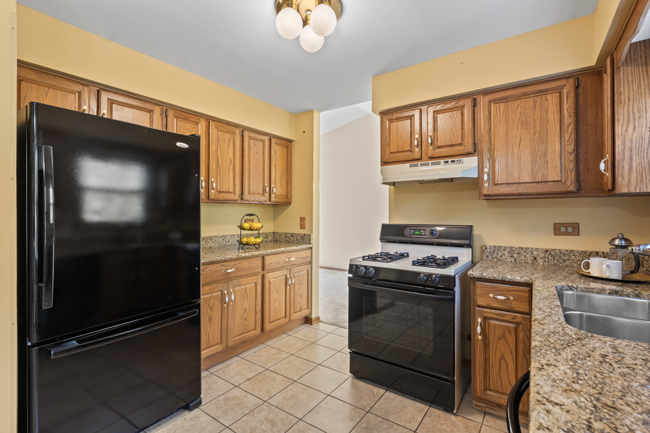 1093 Gloria Drive, Elk Grove Village, IL 60007