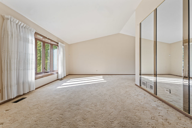 1093 Gloria Drive, Elk Grove Village, IL 60007