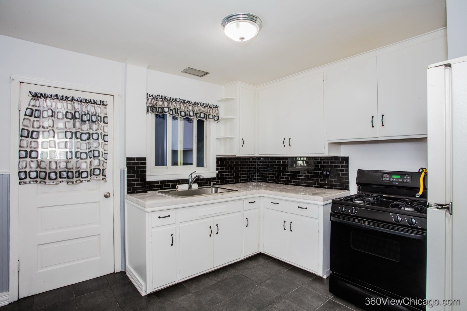3400 N Ottawa Avenue, Chicago, IL 60634