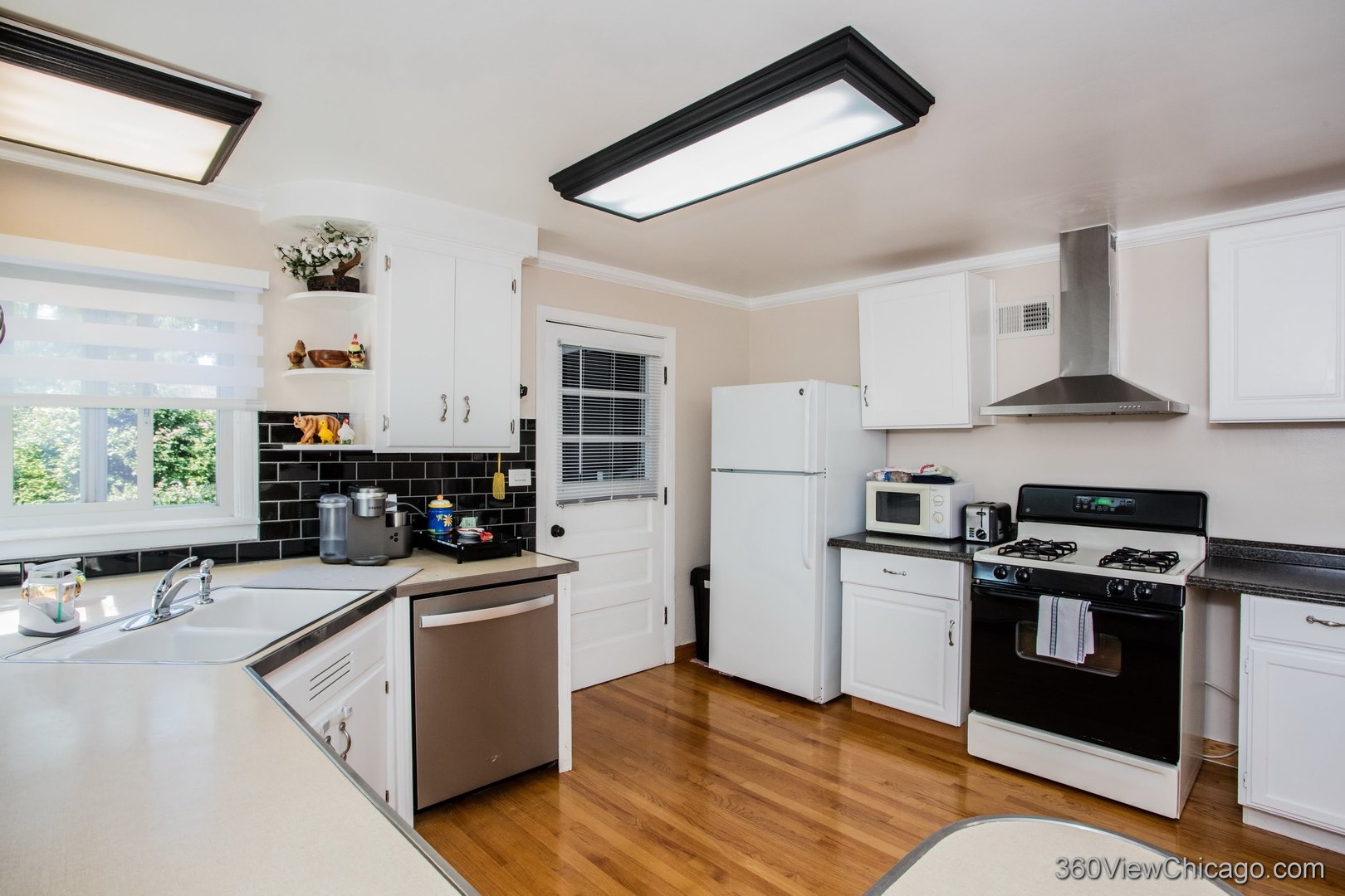 3400 N Ottawa Avenue, Chicago, IL 60634