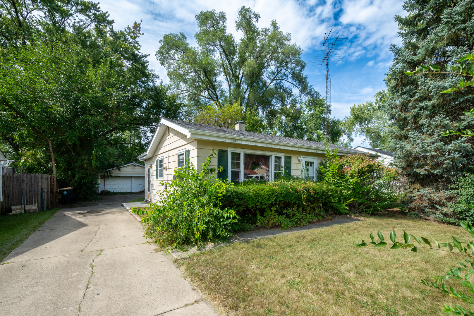 276 Hickory Lane, Antioch, IL 60002