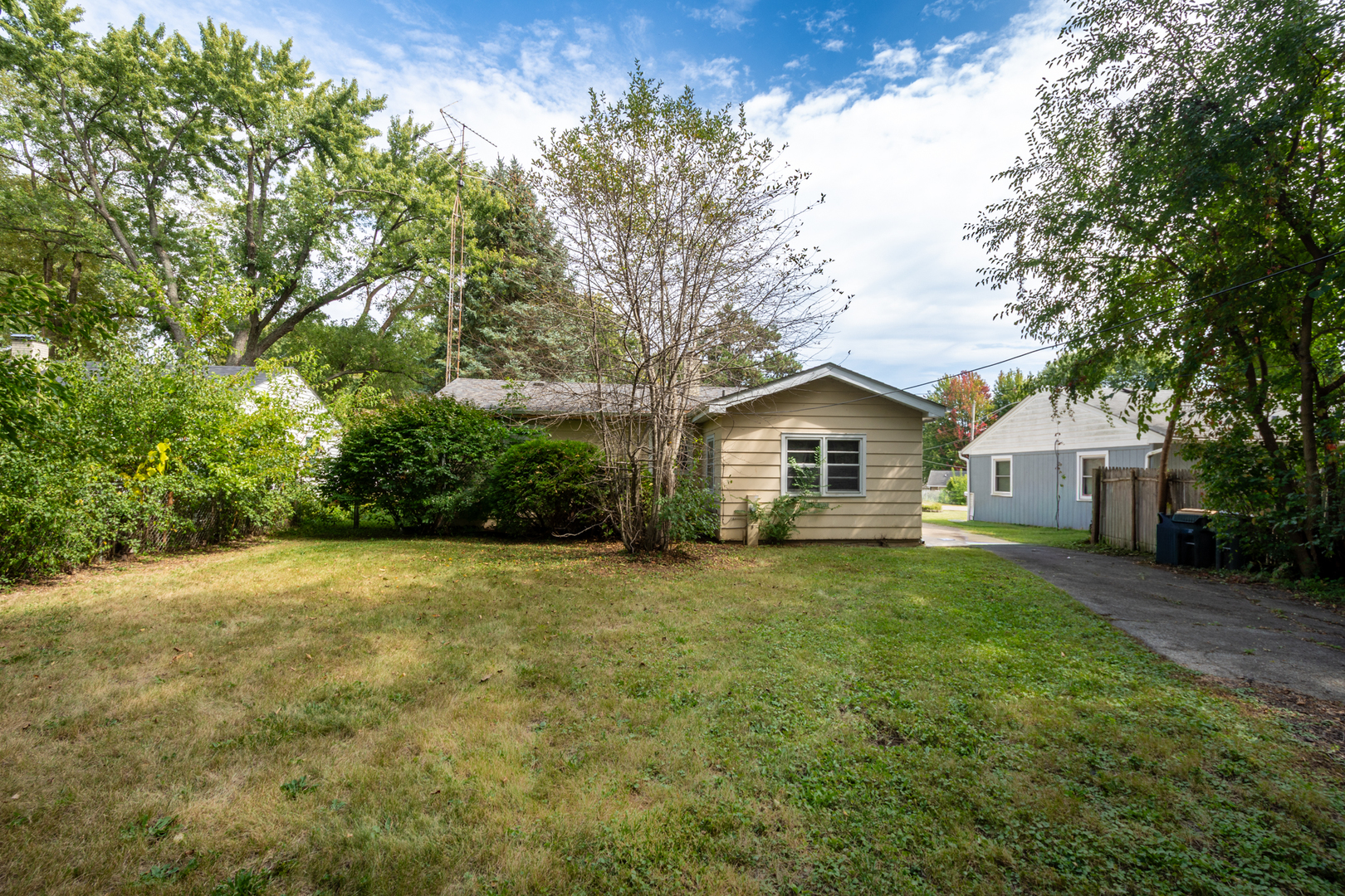 276 Hickory Lane, Antioch, IL 60002