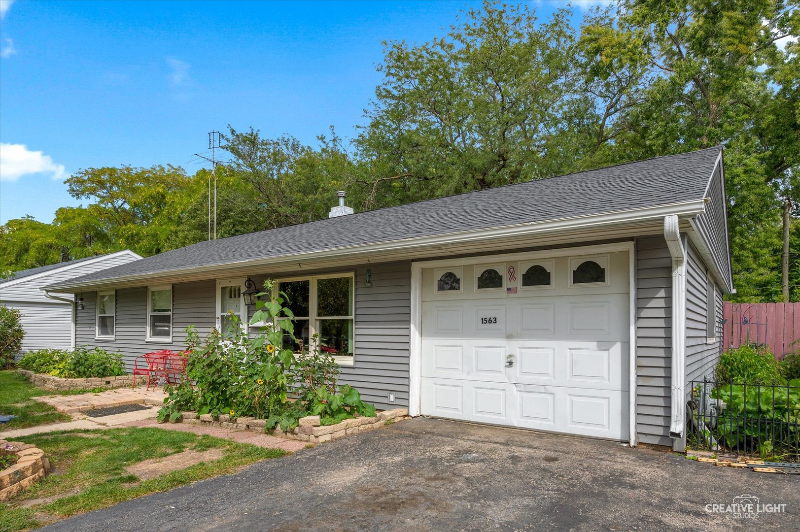 1563 Cambridge Avenue, Aurora, IL 60506