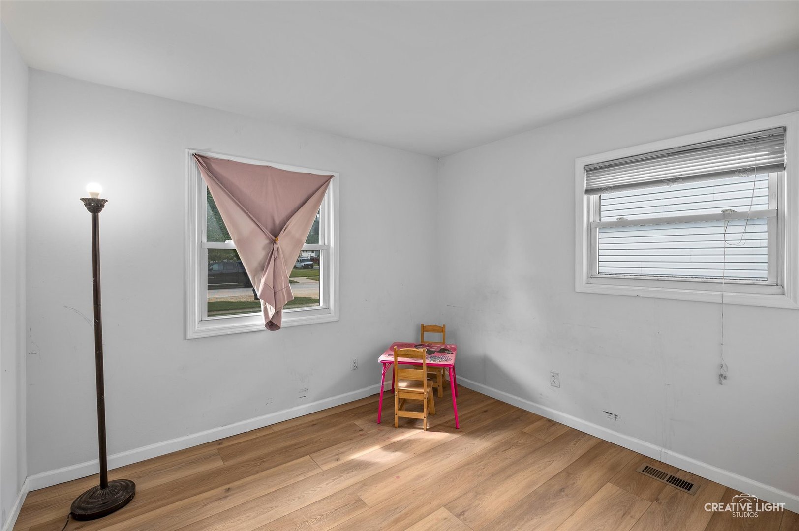 1563 Cambridge Avenue, Aurora, IL 60506