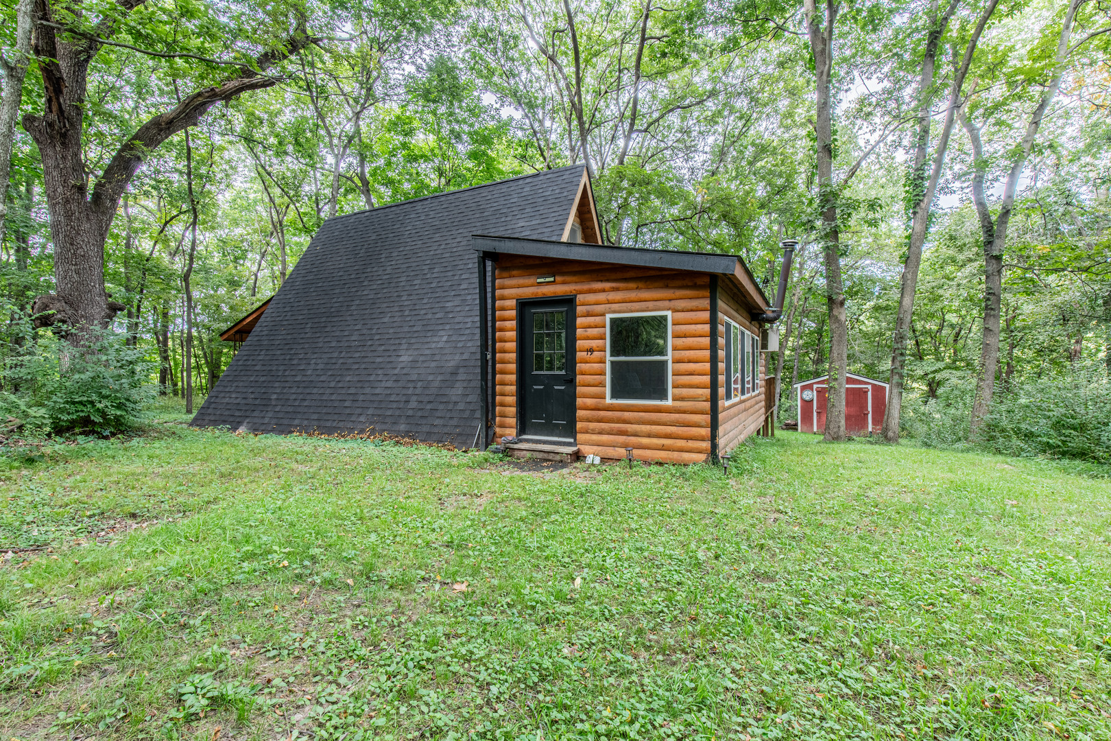 19 Navajo Court, Putnam, IL 61560