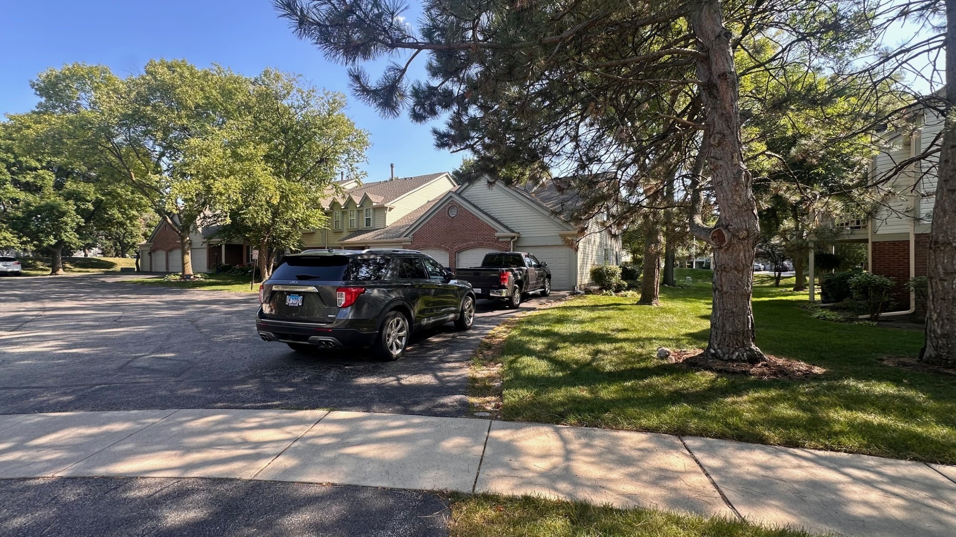 1301 Timberwood Court #D1, Schaumburg, IL 60193