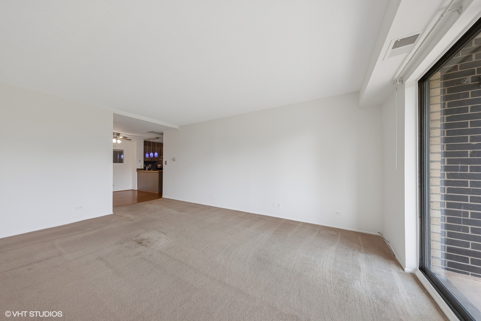 5400 Walnut Avenue #214, Downers Grove, IL 60515