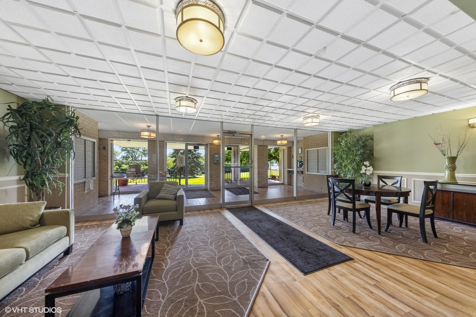 5400 Walnut Avenue #214, Downers Grove, IL 60515