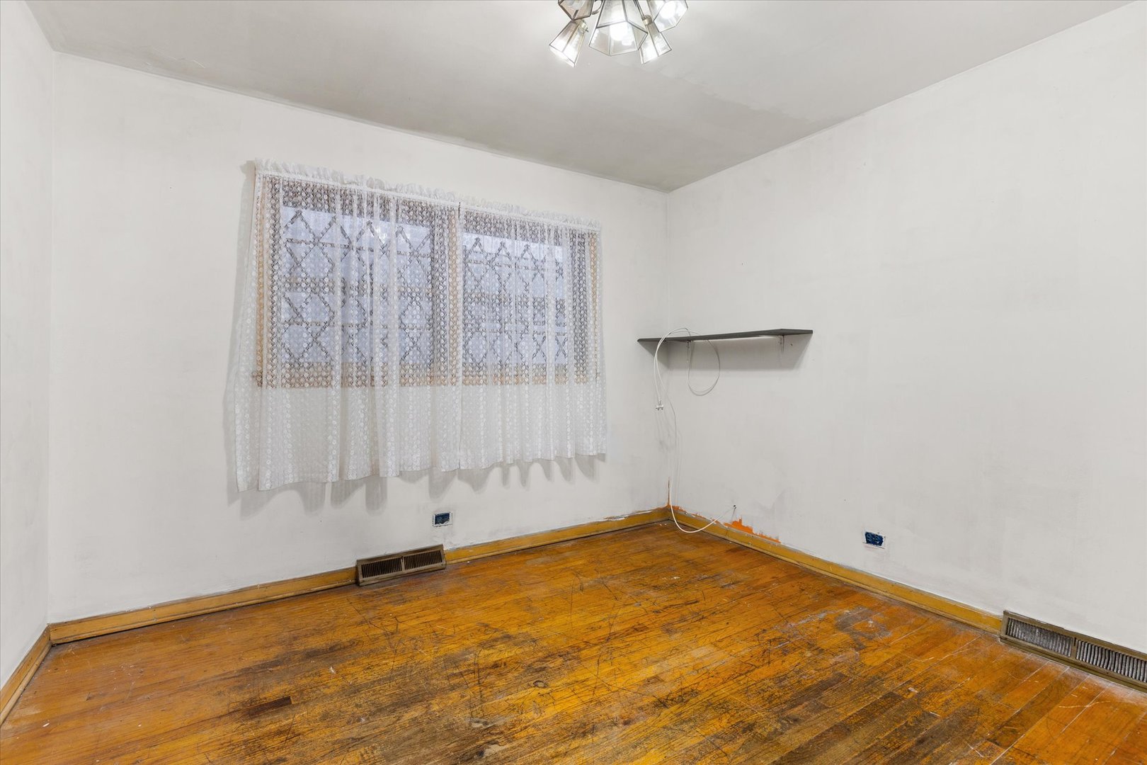 905 N Harding Avenue, Chicago, IL 60651