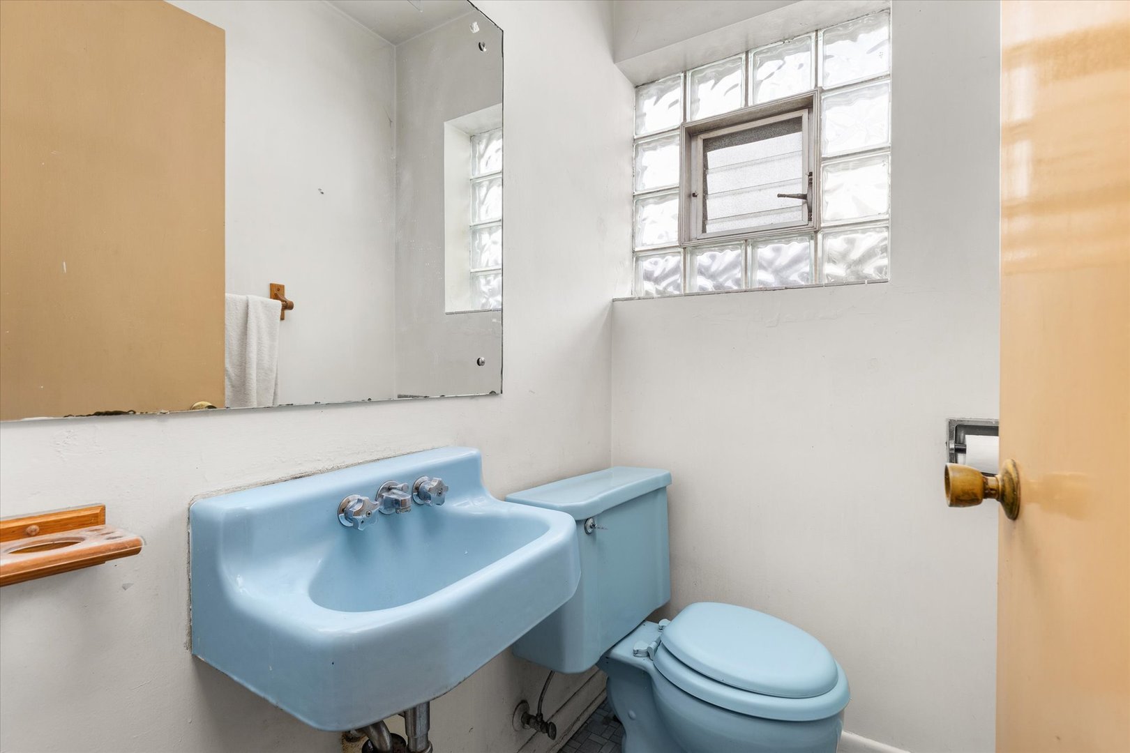 905 N Harding Avenue, Chicago, IL 60651