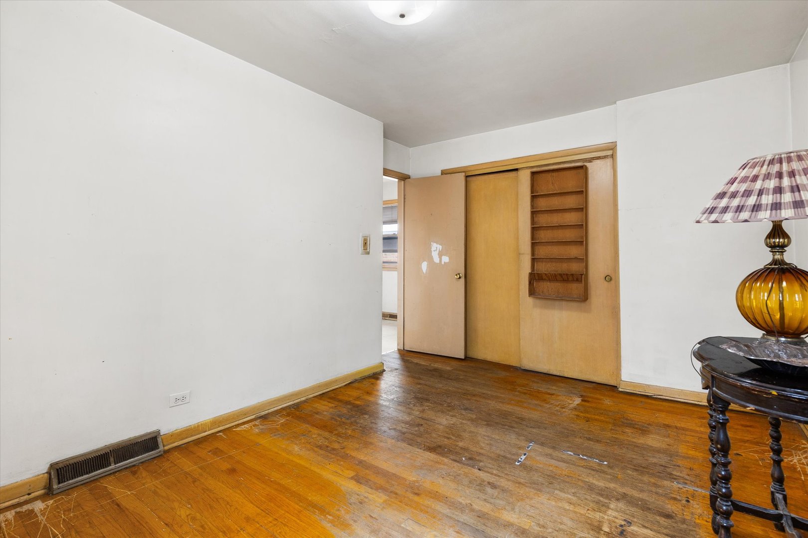 905 N Harding Avenue, Chicago, IL 60651