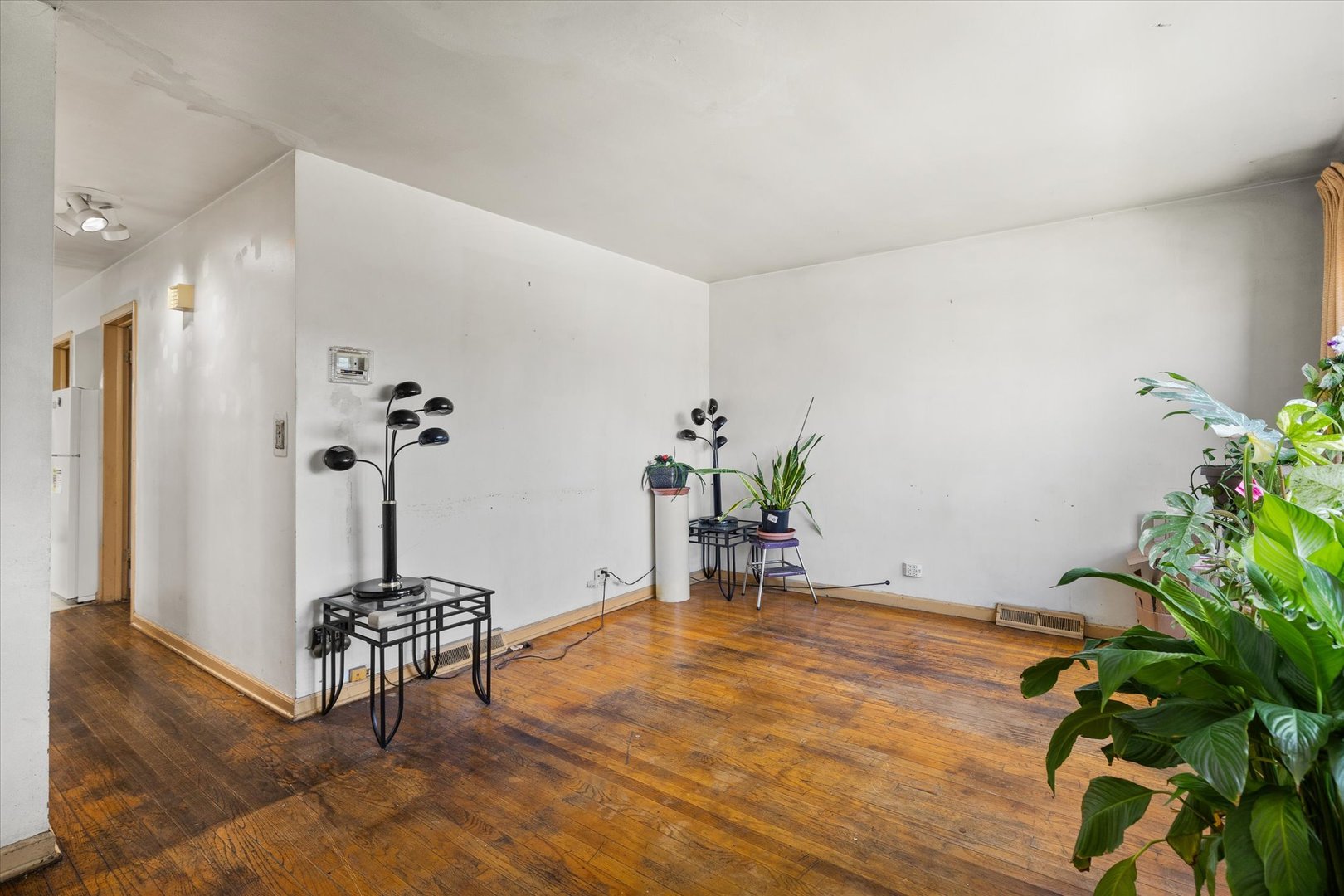 905 N Harding Avenue, Chicago, IL 60651