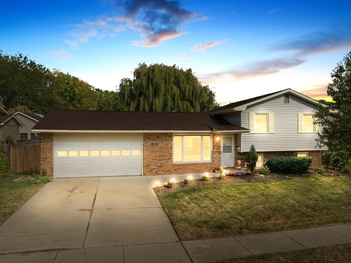 1002 N Fell Avenue, Normal, IL 61761