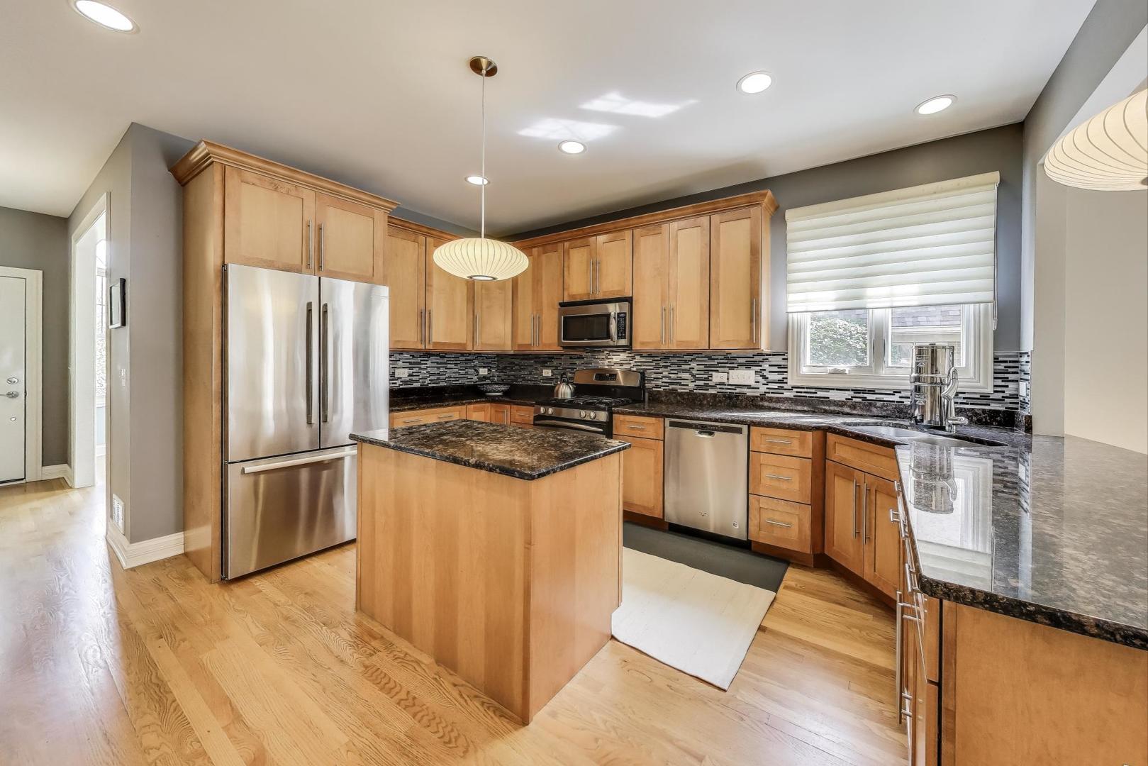 3123 Thorne Hill Court #11, Lisle, IL 60532