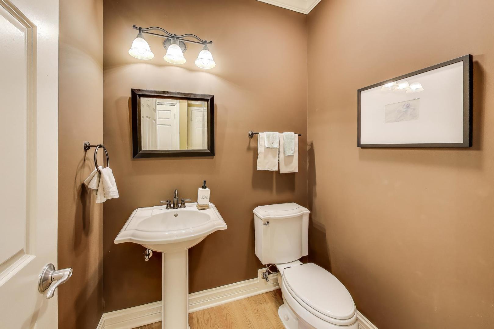 3123 Thorne Hill Court #11, Lisle, IL 60532