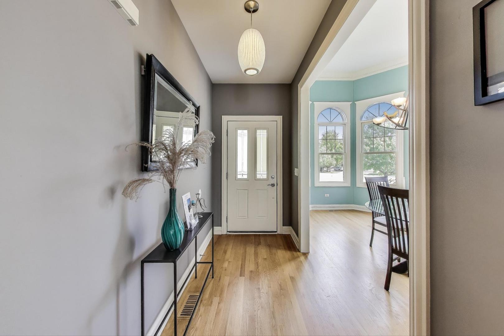 3123 Thorne Hill Court #11, Lisle, IL 60532