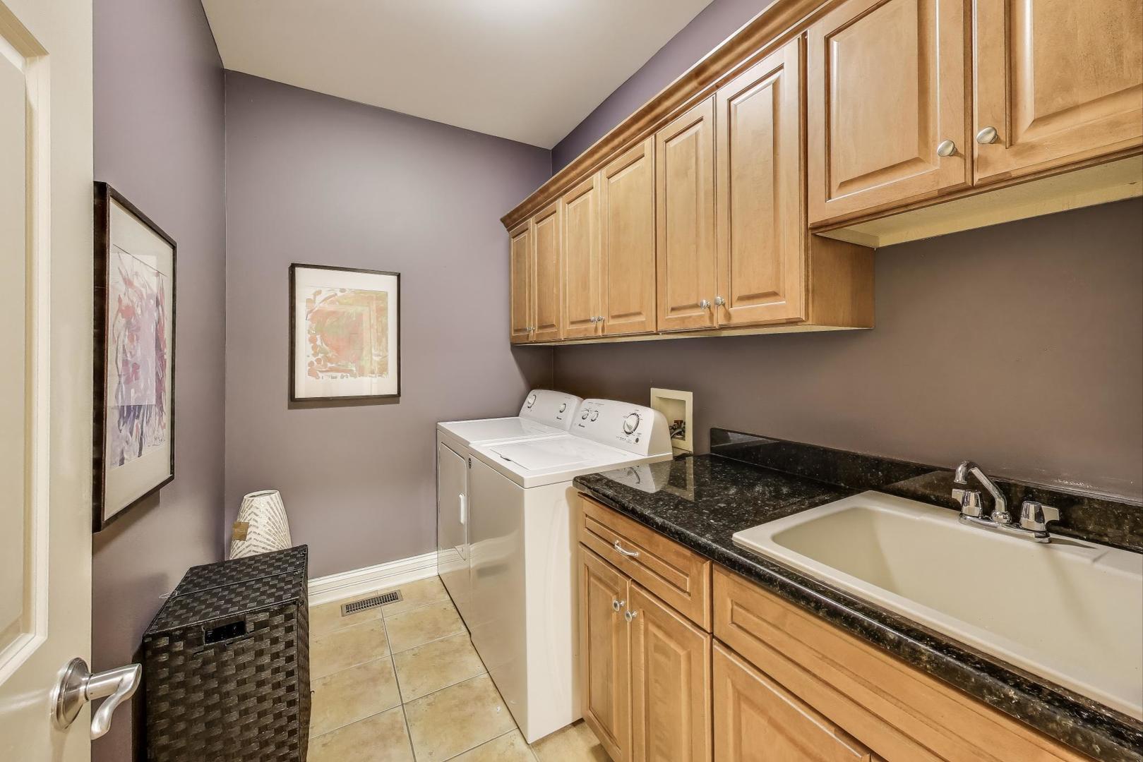 3123 Thorne Hill Court #11, Lisle, IL 60532