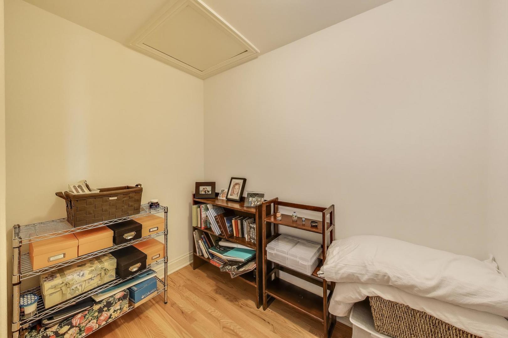 3123 Thorne Hill Court #11, Lisle, IL 60532