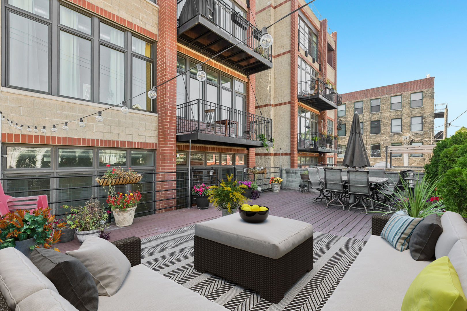 1738 W Belmont Avenue #1R, Chicago, IL 60657