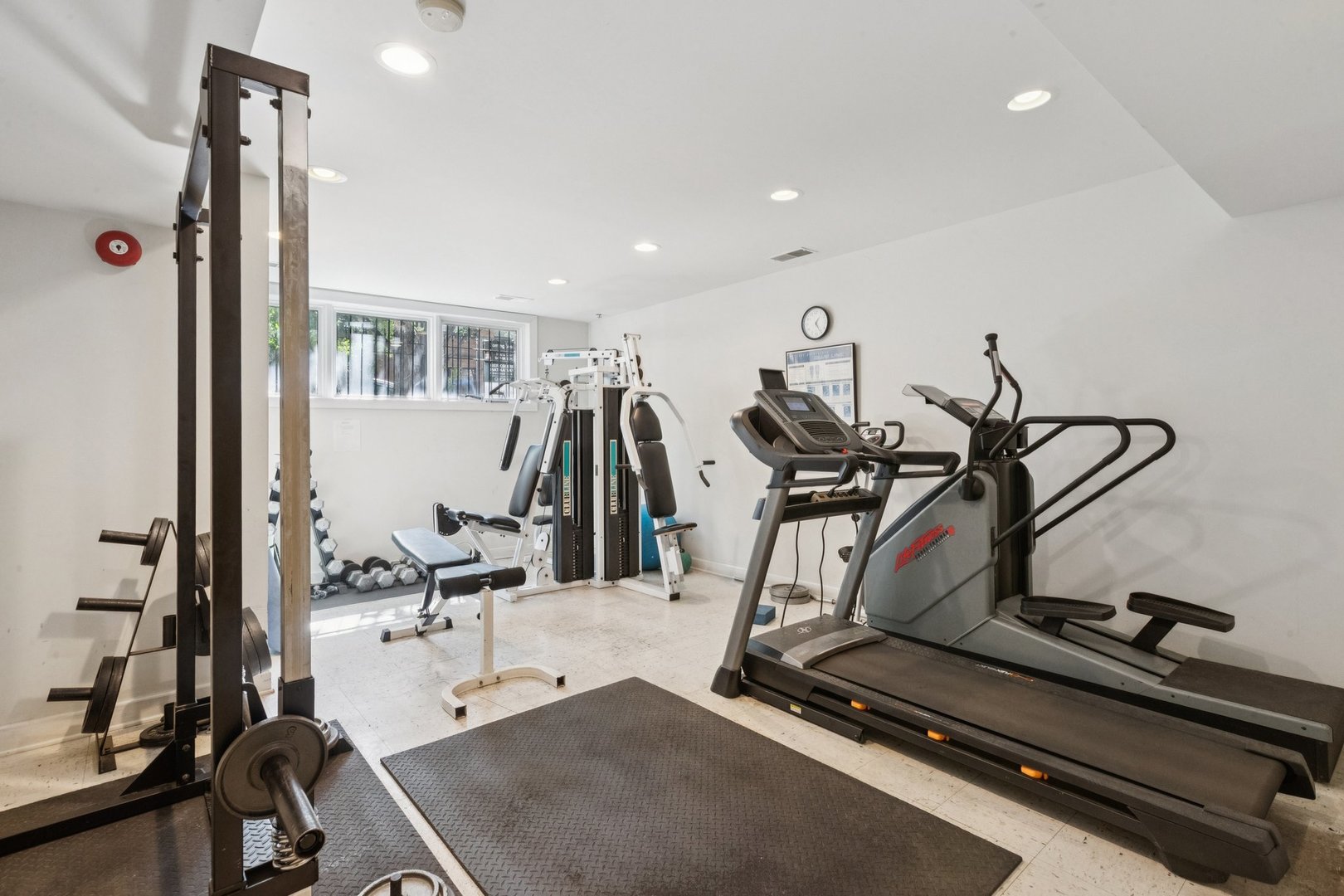 1738 W Belmont Avenue #1R, Chicago, IL 60657