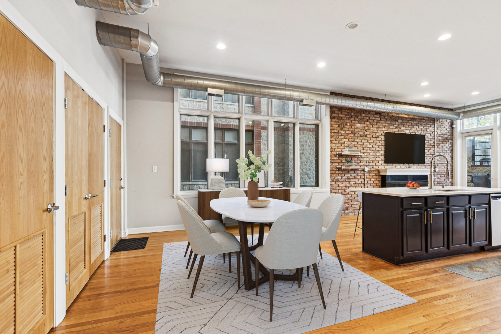 1738 W Belmont Avenue #1R, Chicago, IL 60657