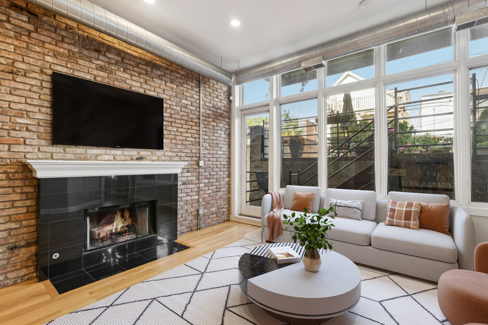1738 W Belmont Avenue #1R, Chicago, IL 60657
