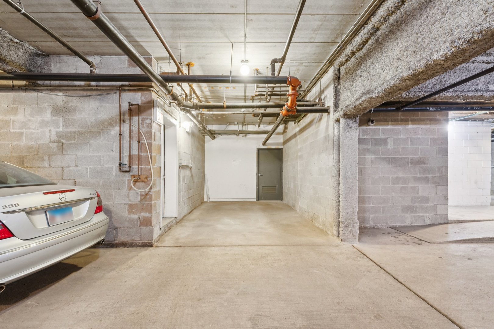 1738 W Belmont Avenue #1R, Chicago, IL 60657