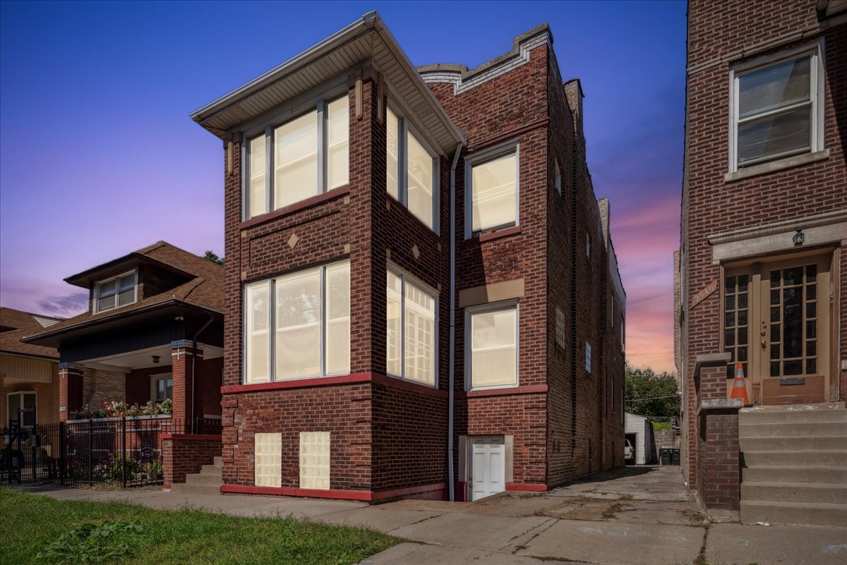2542 E 73rd Street, Chicago, IL 60649