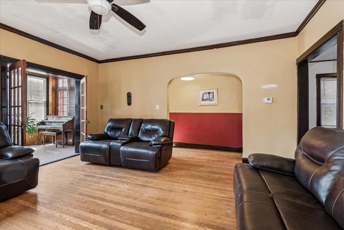 2542 E 73rd Street, Chicago, IL 60649