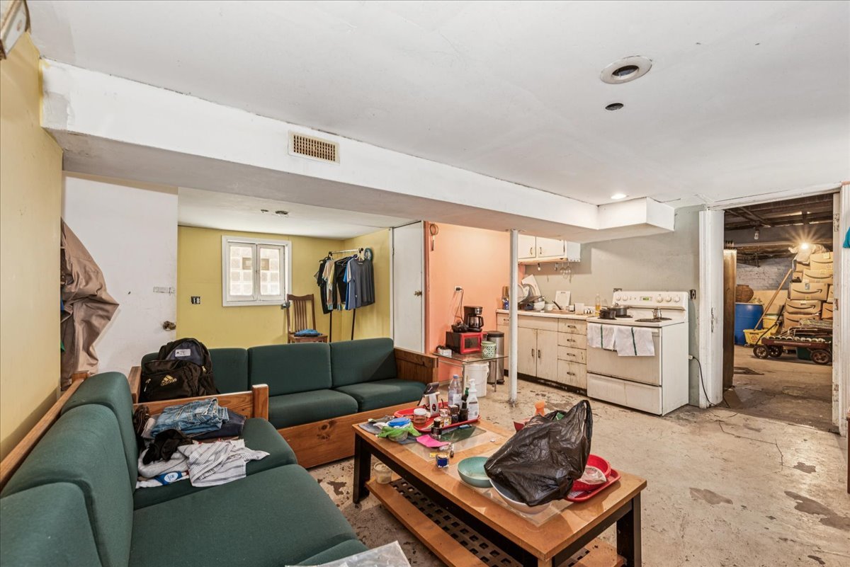 2542 E 73rd Street, Chicago, IL 60649