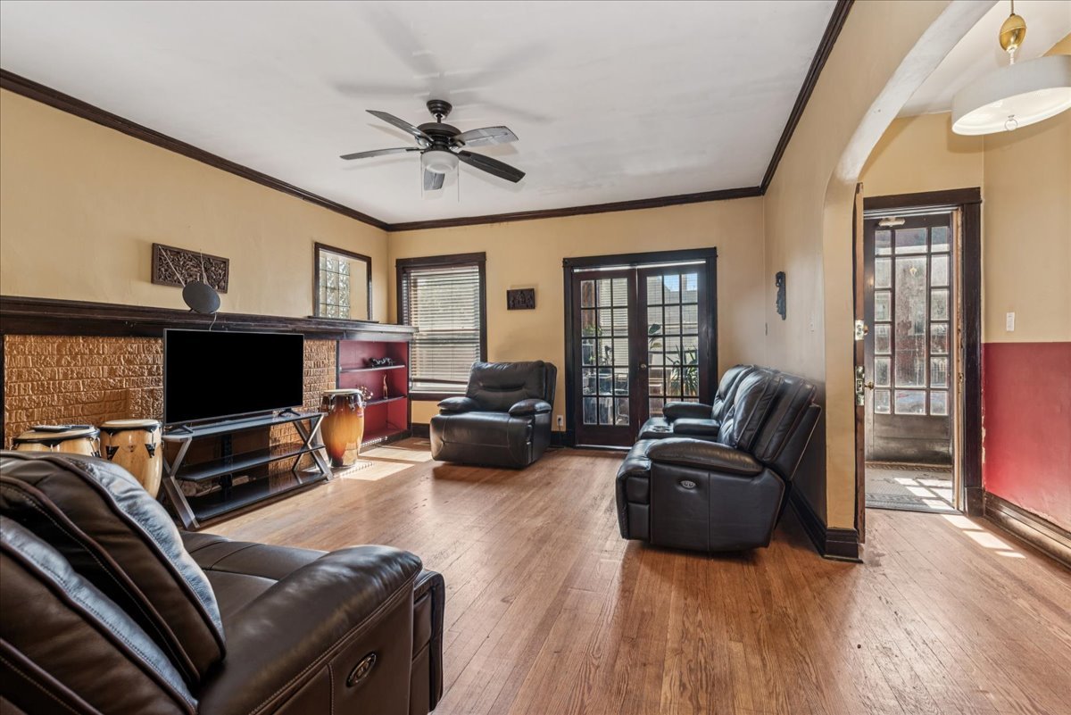 2542 E 73rd Street, Chicago, IL 60649