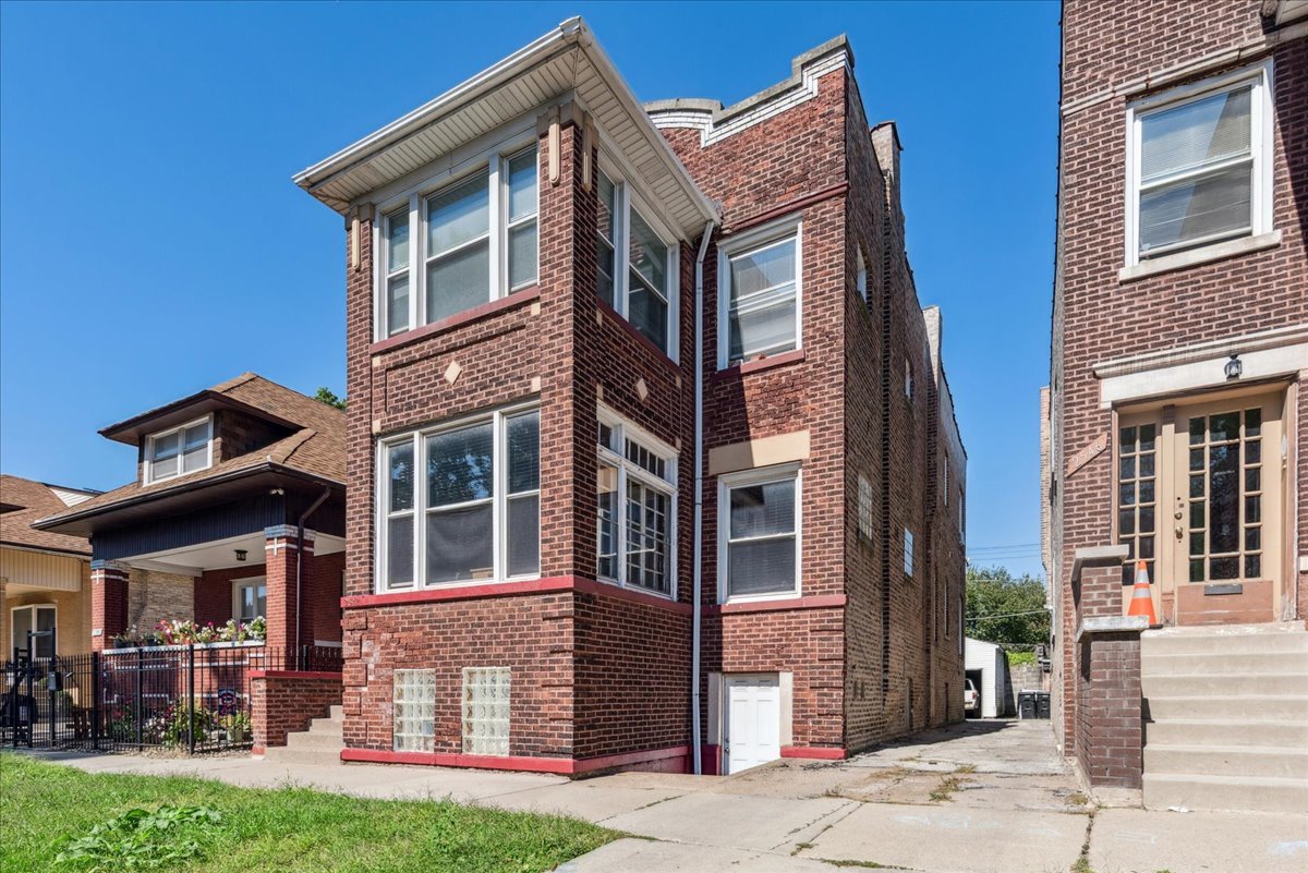 2542 E 73rd Street, Chicago, IL 60649