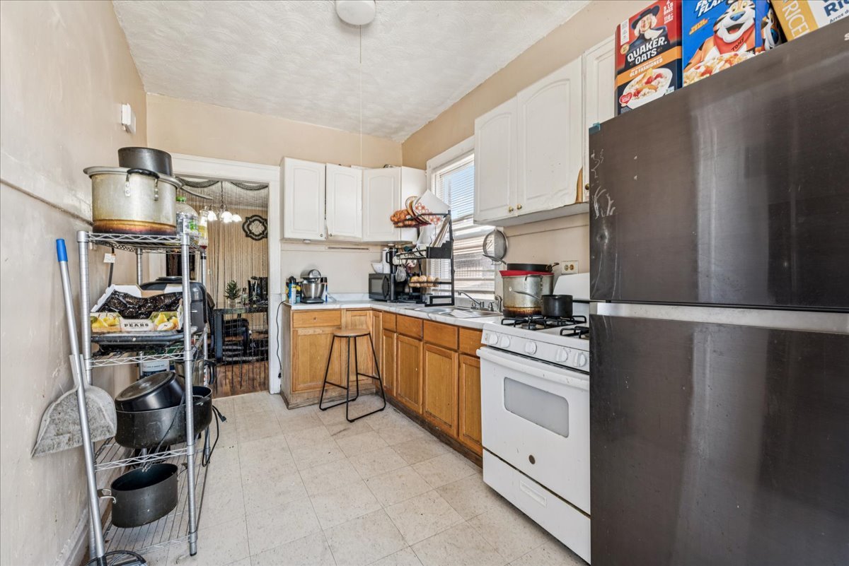 2542 E 73rd Street, Chicago, IL 60649