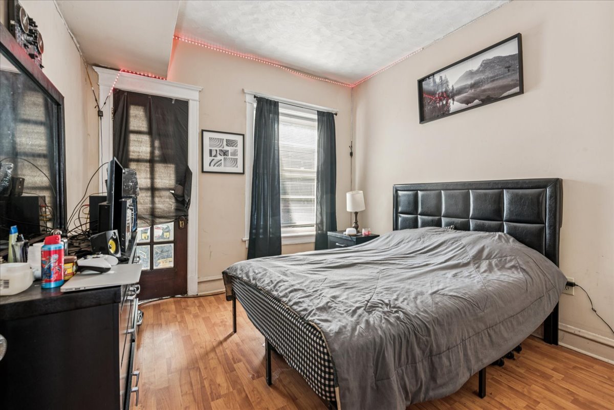 2542 E 73rd Street, Chicago, IL 60649