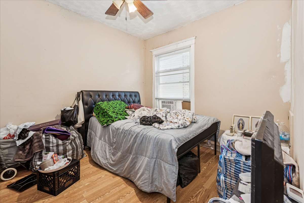 2542 E 73rd Street, Chicago, IL 60649