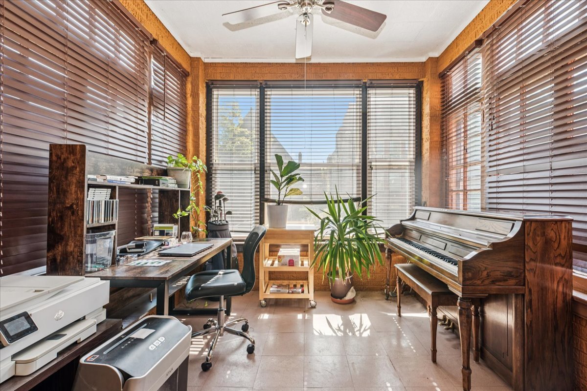 2542 E 73rd Street, Chicago, IL 60649