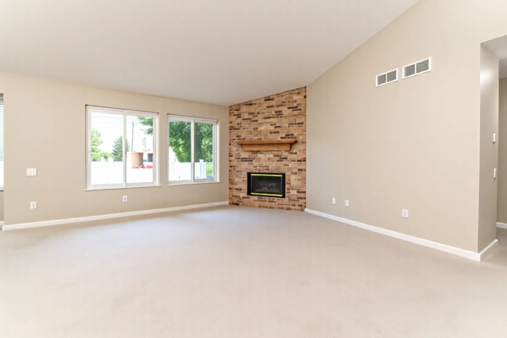 2366 Nantucket Lane, Elgin, IL 60123