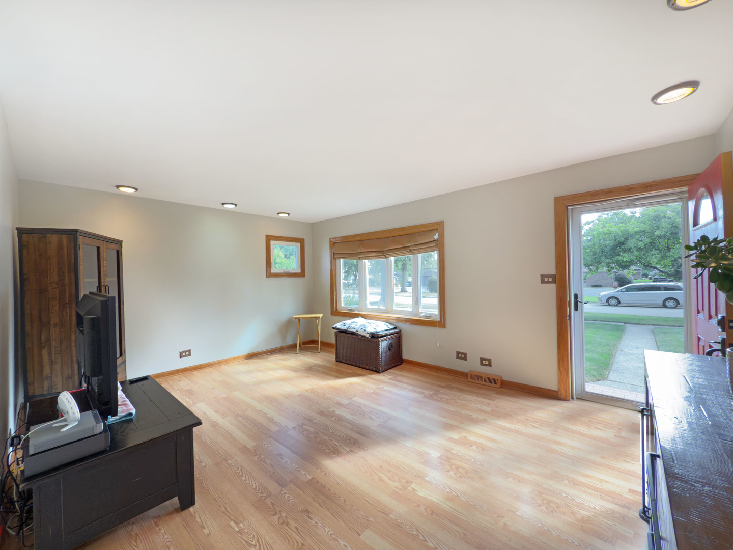 354 N 3rd Avenue, Villa Park, IL 60181