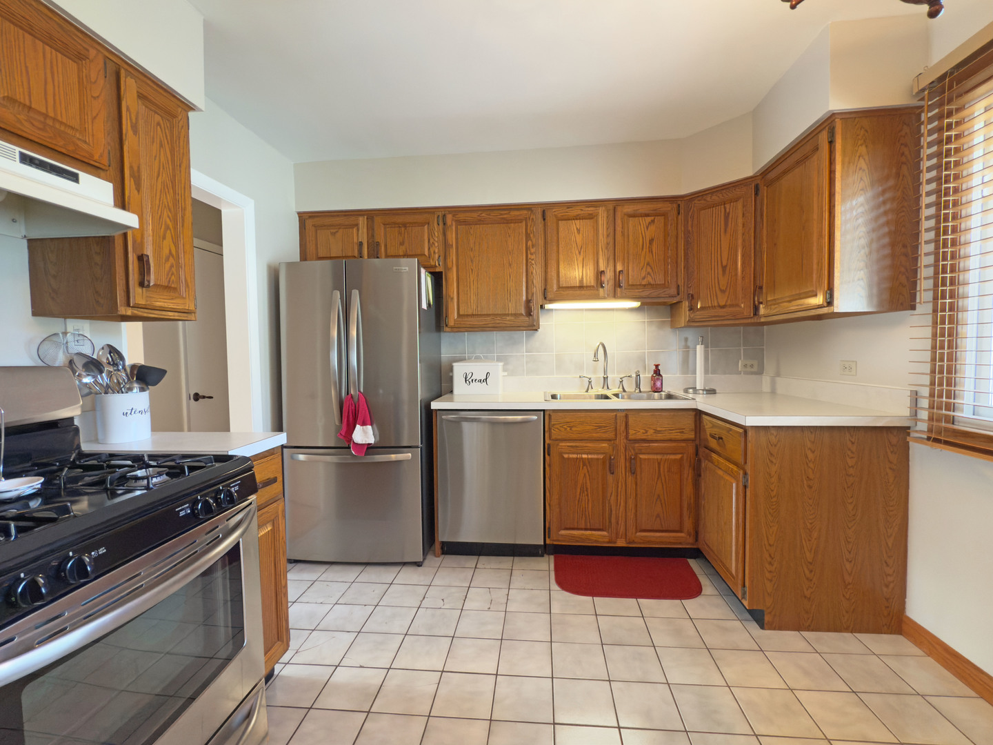 354 N 3rd Avenue, Villa Park, IL 60181