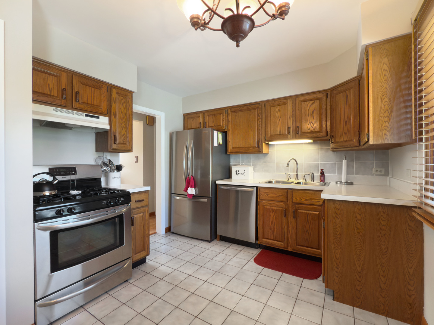 354 N 3rd Avenue, Villa Park, IL 60181