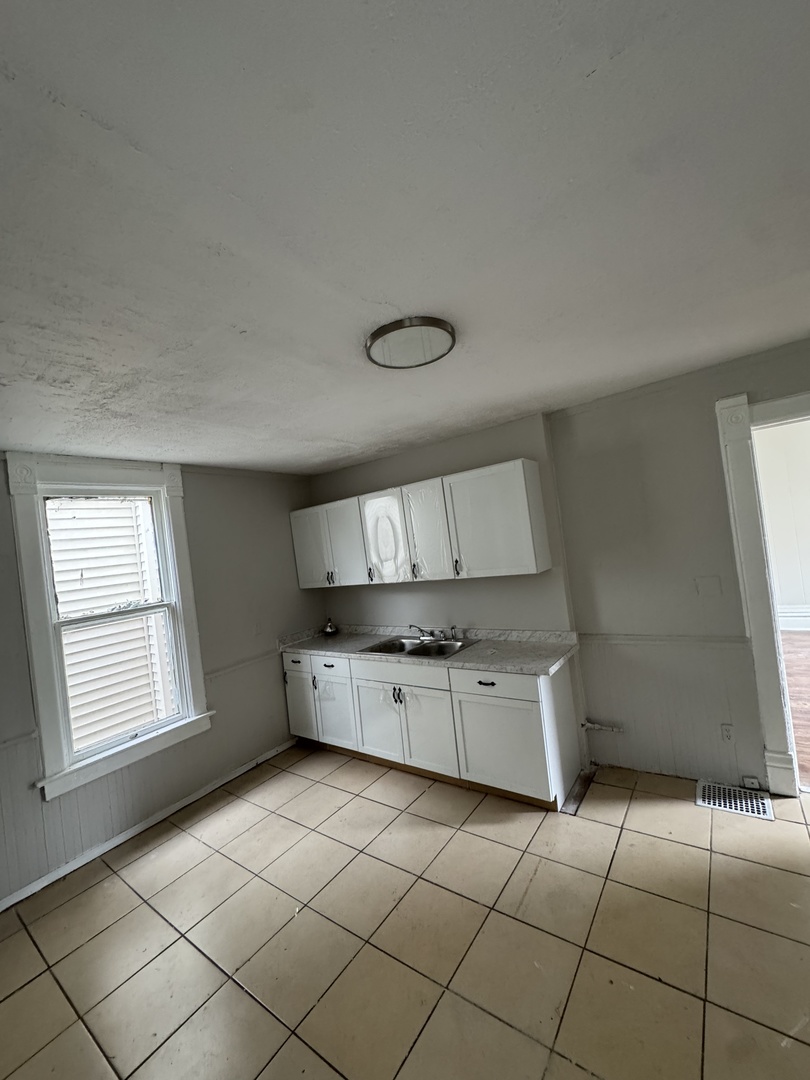 1302 W Butler Street, Peoria, IL 61605