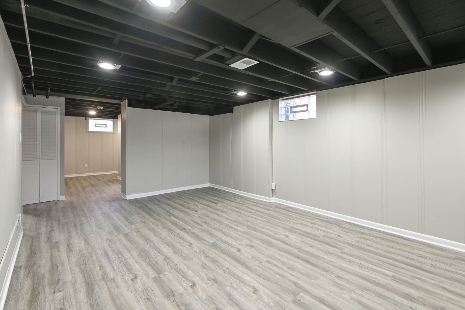 18036 Oakley Avenue, Lansing, IL 60438