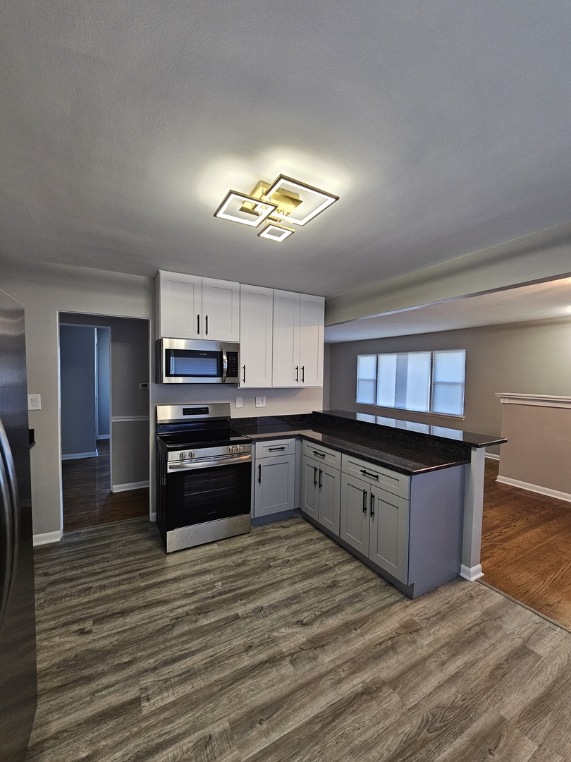 18036 Oakley Avenue, Lansing, IL 60438