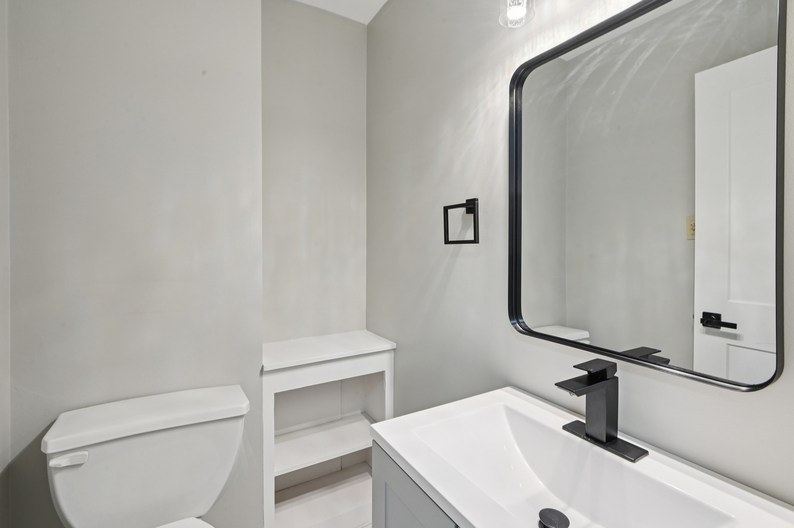 18036 Oakley Avenue, Lansing, IL 60438