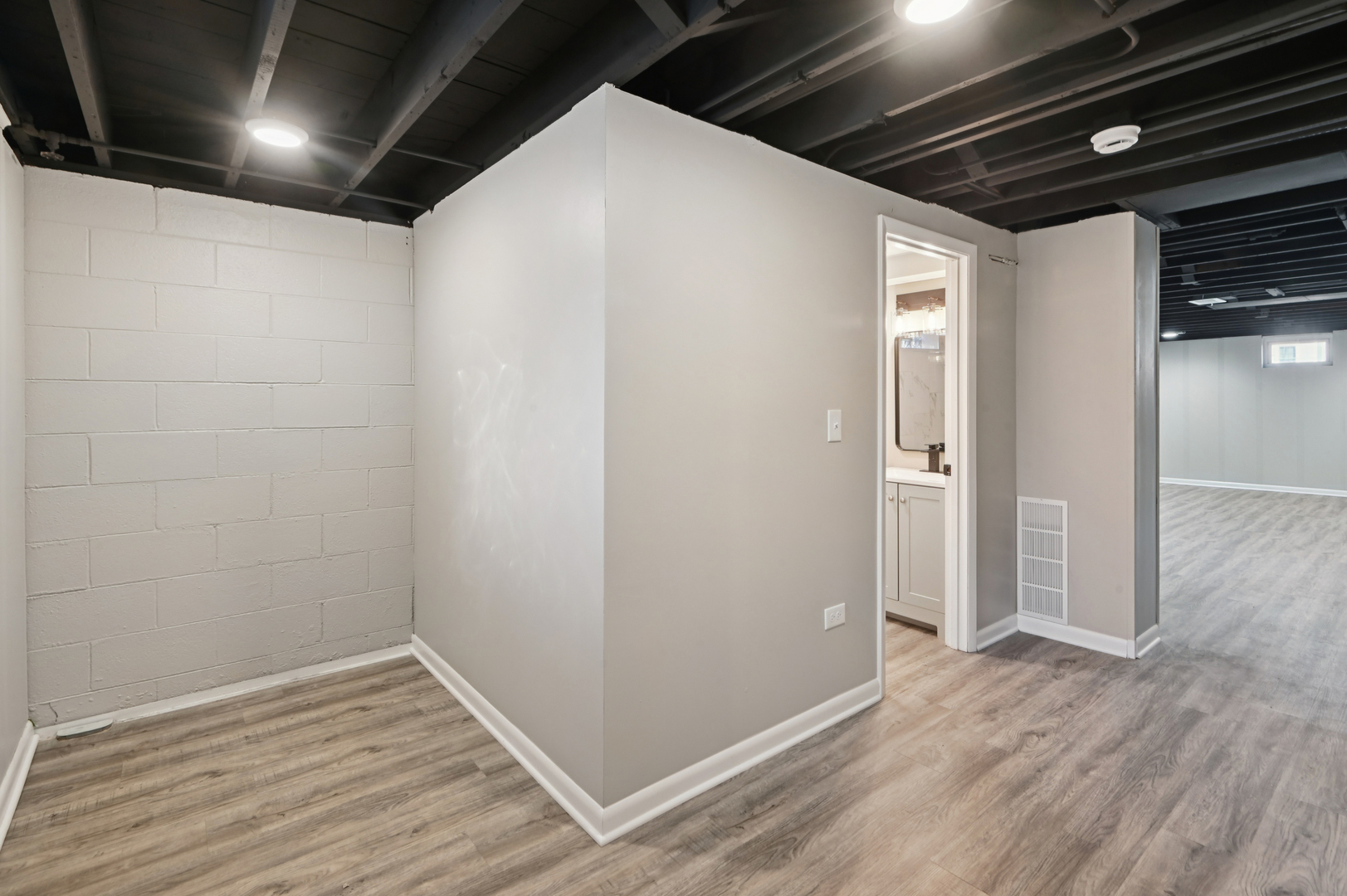 18036 Oakley Avenue, Lansing, IL 60438