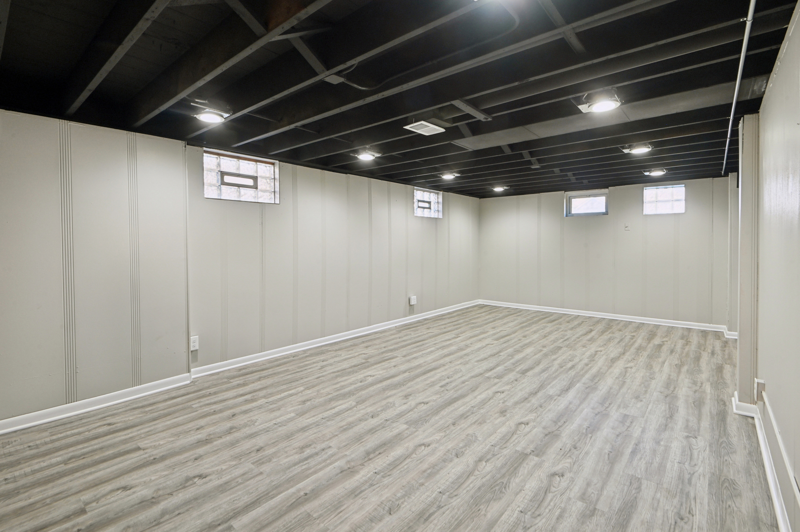 18036 Oakley Avenue, Lansing, IL 60438