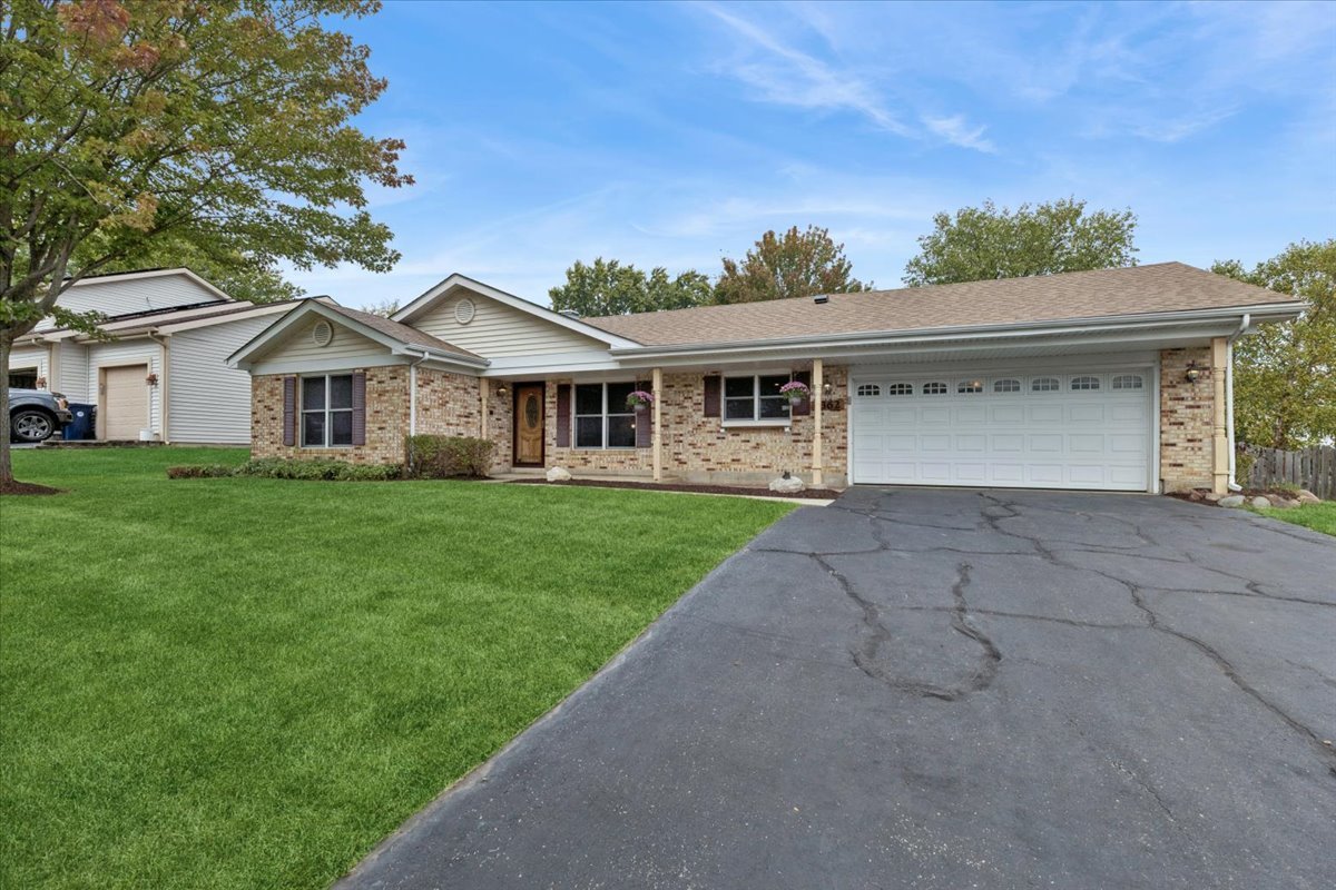 1362 S Parkview Terrace, Algonquin, IL 60102