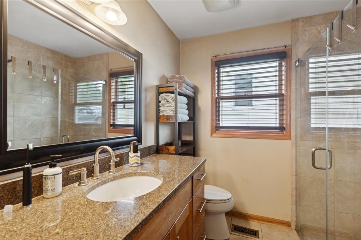 1362 S Parkview Terrace, Algonquin, IL 60102