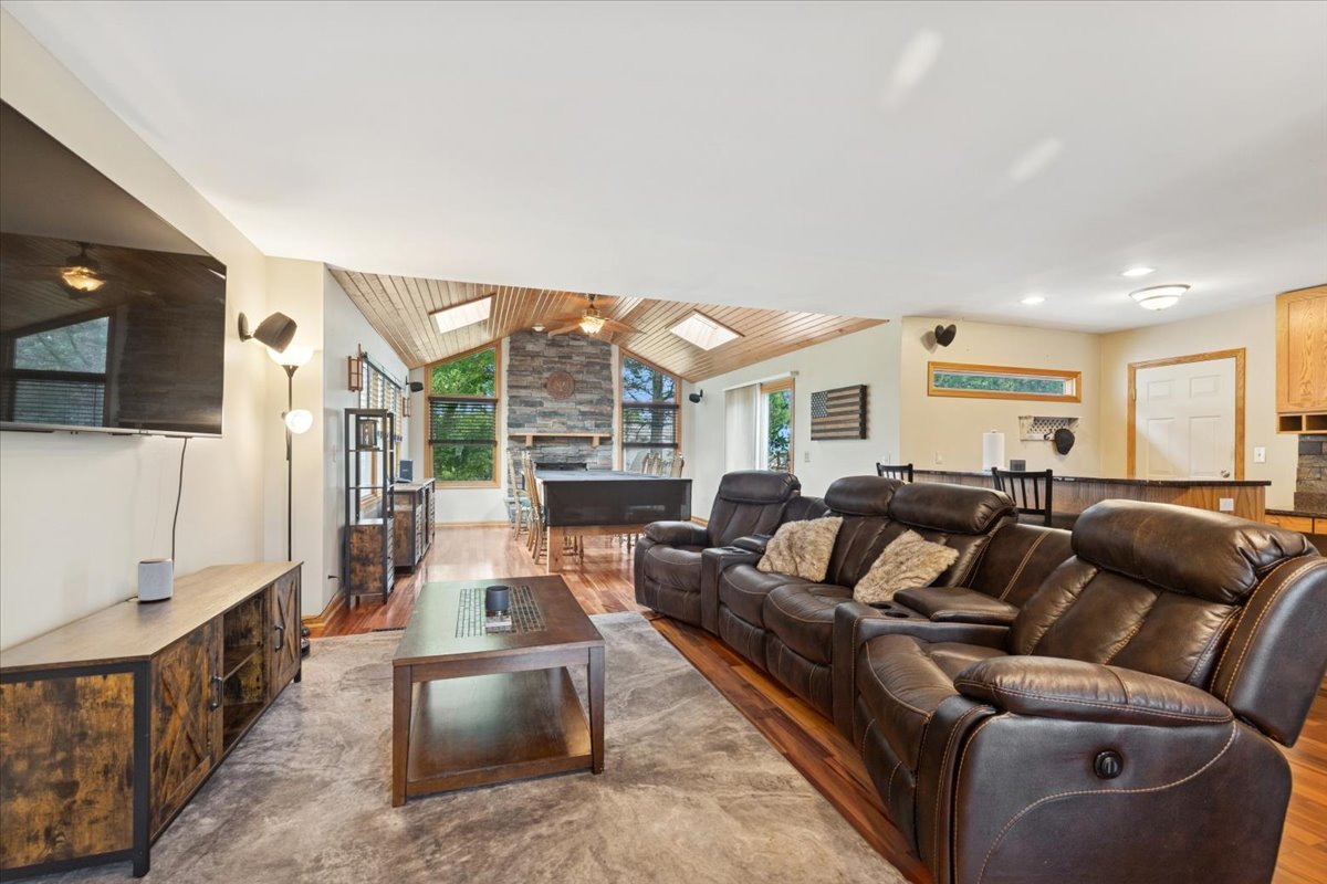 1362 S Parkview Terrace, Algonquin, IL 60102